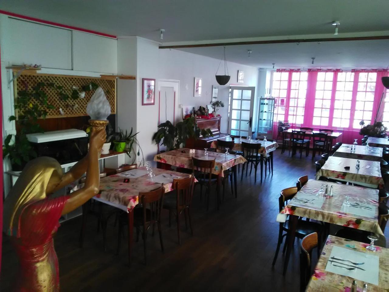 Le Relais De La Marche Hotel Aigurande Екстериор снимка