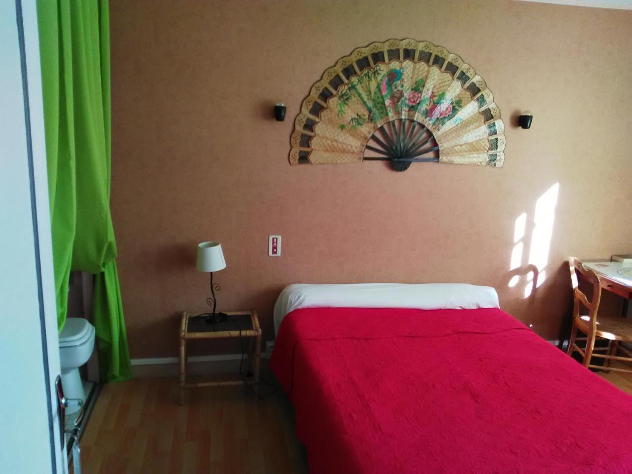 Le Relais De La Marche Hotel Aigurande Екстериор снимка